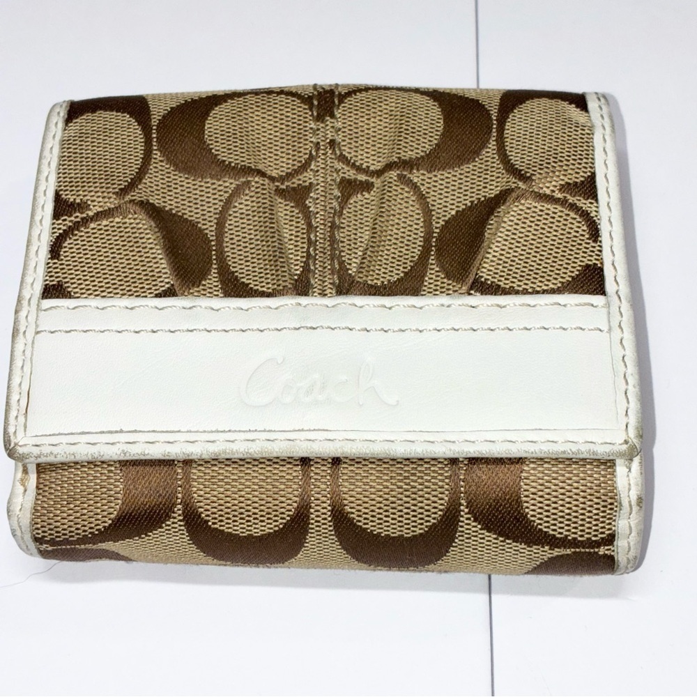 Coach Corner Wallet In Signature Tan Jacquard White Leather Trim Snap Closure